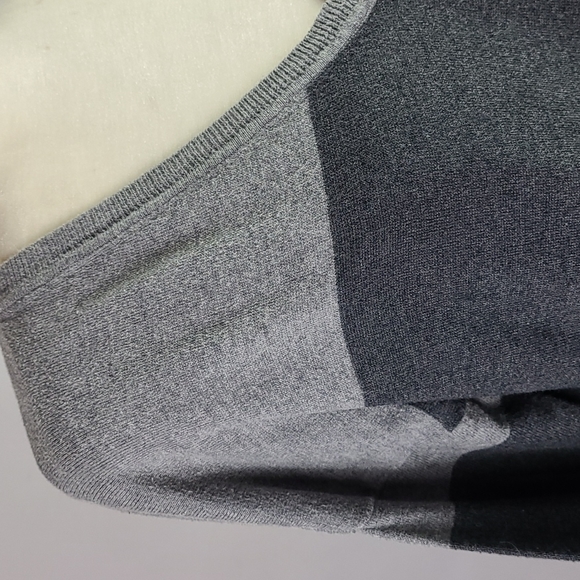 a.n.a Colorblock Sweater - Picture 3 of 13